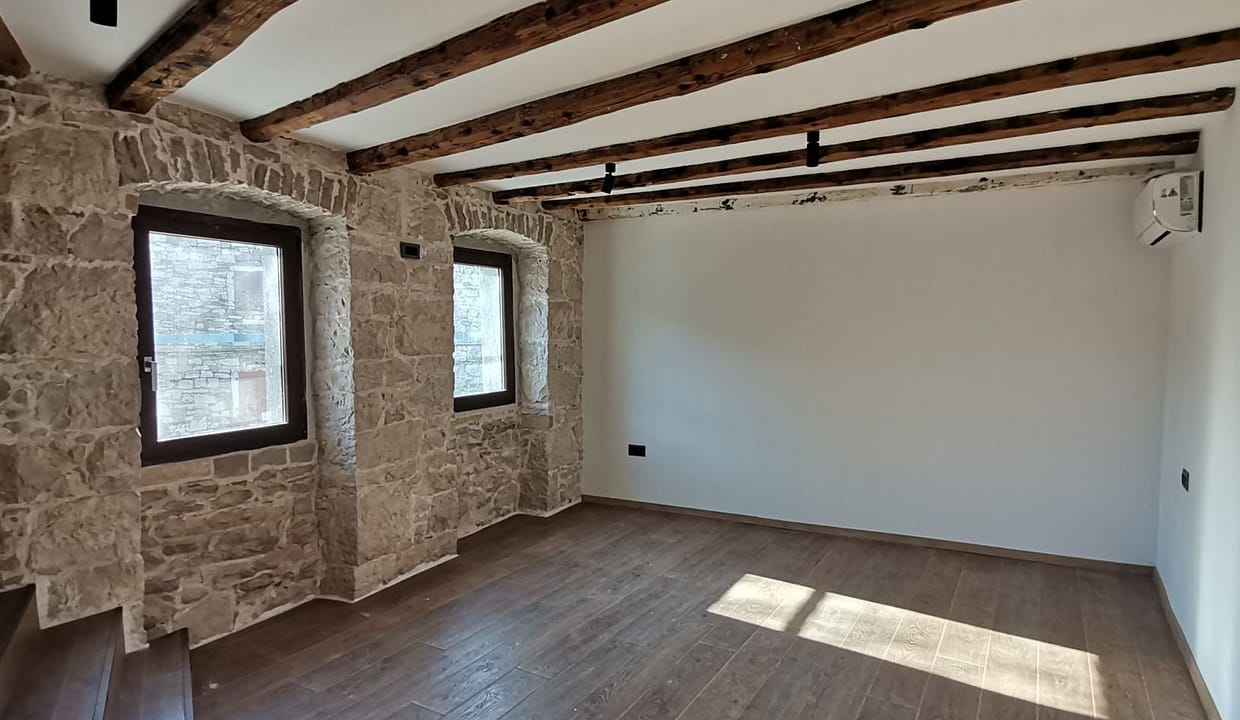 ekPvIEJ7-1920x0