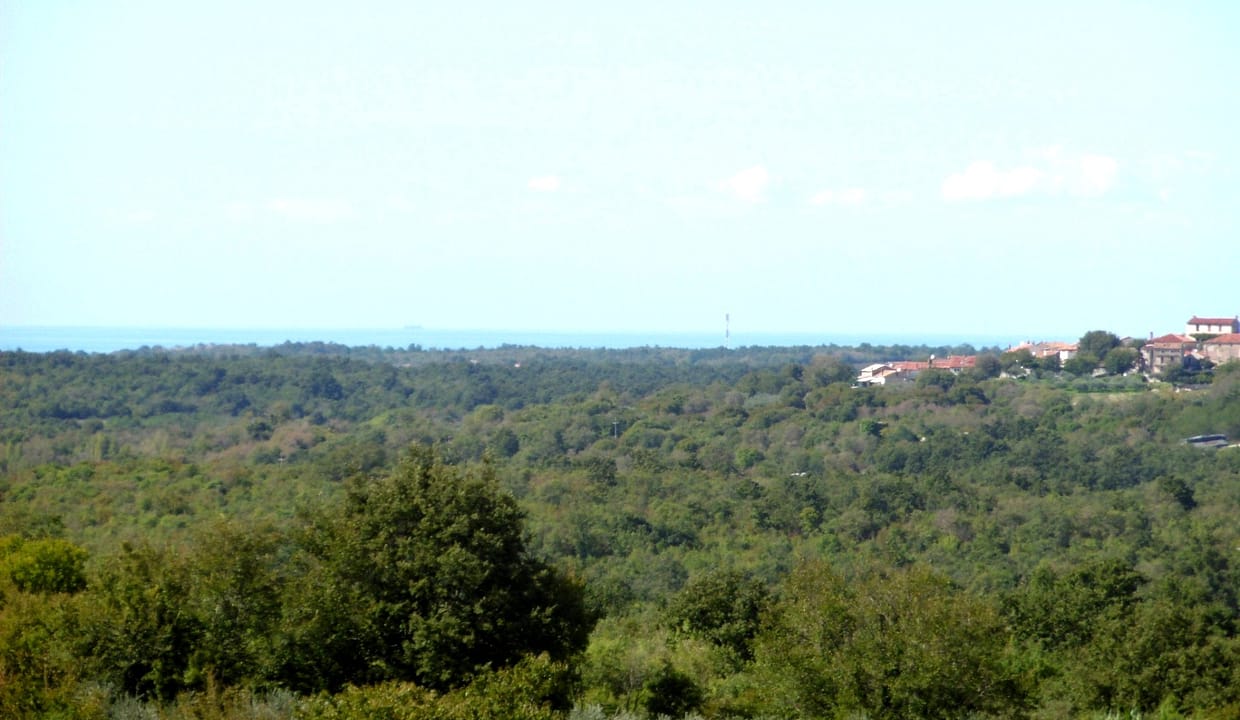 Z-589 Veliko građevinsko zemljište sa pogledom na more na mirnoj poziciji