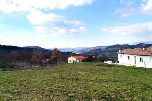 Z-675 Baugrundstück mit 1.576 m² mit wunderschönem Panoramablick – Nähe Pazin - zu verkaufen