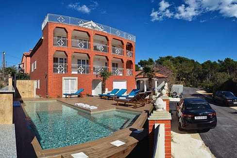 PU-479 Appartmenthaus mit Meerblick und Pool – Vermietobjekt mit 4 Ferienwohnungen – nur ca. 200 m vom Meer