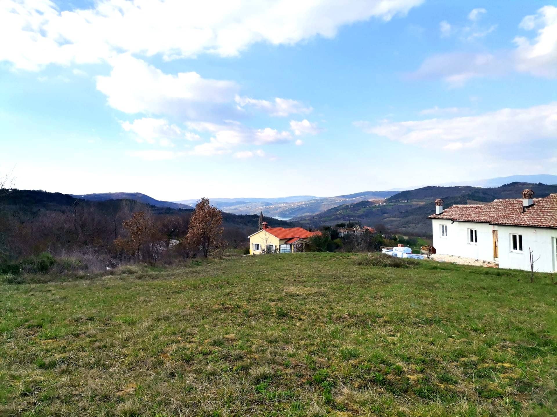 Z-675 Building plot with 1.576 m² with beautiful panoramic view – near Pazin – for sale