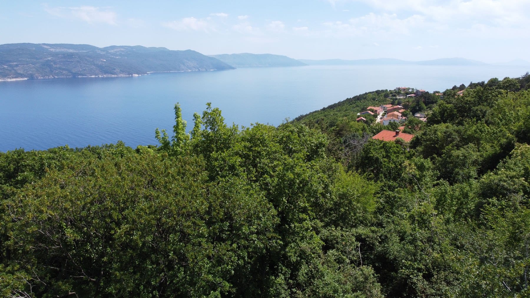 O-623 Land with beautiful sea views overlooking the island of Cres and Rijeka.